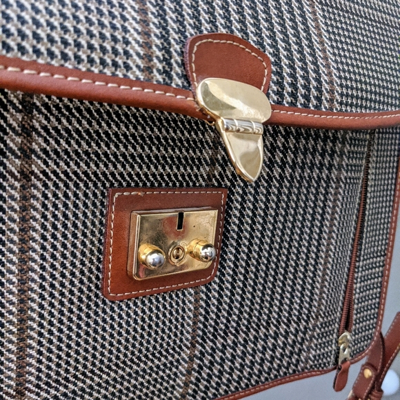 Vintage Shoulder Bag - Picture 4 of 7